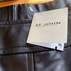Fine Italian Leather Black Skirt St. John Sz 10